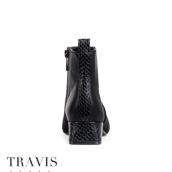 New in box, Donald Pliner black suede ankle boots, size 7 - Picture 3 of 8